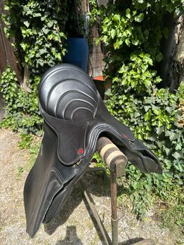 Grande VS CS Dressage Saddle – 18” Grande CS