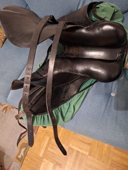 Gut erhaltenen und gepflegten Dressursattel Sommer Modell Magnus Sommer  Magnus 