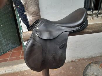 Lovely black Pessoa Legacy XP3 for sale - price reduced, last chance before it gets sent to JHB Pessoa Legacy XP3