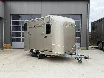 Pferdeanhänger 2 Rampen Trailer 2 Pferde Hengstausstattung Solaranlage Dickenherr Dickenherr