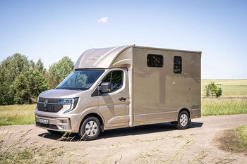 Pferdetransporter 2 Ride Automatik Renault Master Viehtransporter Horsevan Horsetruck Selbstfahrer Dickenherr Dickenherr 2 Ride 
