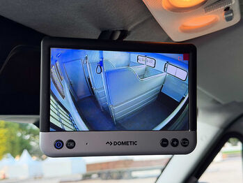 Pferdetransporter 7,5t 3 Pferde /Wohnung Iveco Daily 210PS Automatik Wohnmobil Viehtransporter Dickenherr Dickenherr