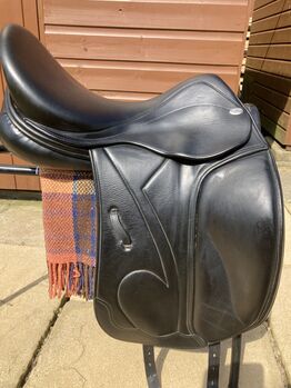 Harry Dabbs Platinum Avant Consort Paris 17.5” MW Black dressage Saddle, Harry Dabbs Platinum   Avant Consort Paris , Karen sansom, Dressursattel, Ashby-de-la-zouch