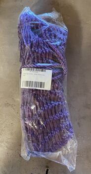 Heunetz für Pferde engmaschig 3x3 Füllgewicht 4,5 KG lila NEU