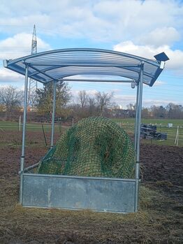 Heuraufe mit Dach Siepmann Heuraufe mit Netzbügel