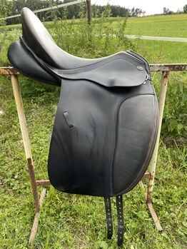 Hemano Dressage Champion 1 Dressursattel – 17,5 Zoll / KW 33 – Top Zustand!, Hemano Dressage Champion 1, Steffi , Dressursattel, Leinburg
