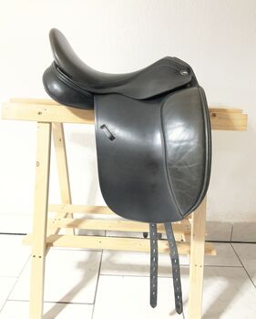 Hemano Vario Dressursattel 17,5, Hemano Vario, Ines Miller IM-Sattel (IM Sattel), Dressursattel, Graben