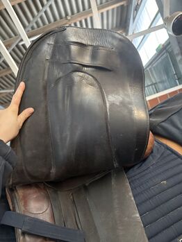 Hennig Dressursattel 17“ braun Hennig