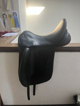 Hennig Dressursattel günstig zu verkaufen Hennig 