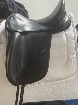 Hennig Dressursattel günstig zu verkaufen, Hennig , Anne Klimmer , Dressage Saddle, Kaiserslautern 