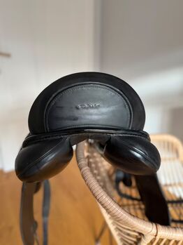 Hennig MFT Dressursattel 17-17,5 Zoll Monoblatt ASP Bj. 2018 Hennig MFT 