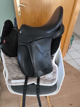 Hennig NZT Monoblatt Dressursattel 17.5", Hennig  NZT Monoblatt , Sandra, Dressage Saddle, Beverstedt