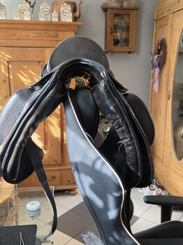 Henning Dressursattel Henning Dressursattel 