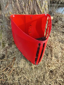 Heufresser Heutrog 2.0 Heuraufe, Heufresser  Heutrog 2.0, Familie P. , Heunetze, Säcke & Raufen, Lage, Lippe