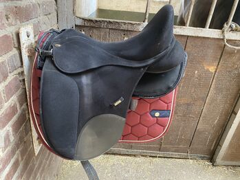 HKM Zeus Sattel | 2 Kopfeisen | 17,5“, HKM Zeus, Talissa, Dressage Saddle, Deutschland