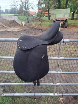 Hkm Zeus vs sattel, Hkm Zeus, Lydia, All Purpose Saddle, Hille