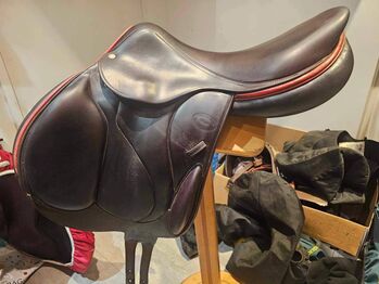 Hochwertiger 17,5” Springsattel – Komfort, Leistung & klassisches Design, Fred, Jumping Saddle, Frankfurt