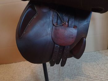 ✨ Hochwertiger 17” Springsattel – Stilvoll, komfortabel & leistungsbereit ✨