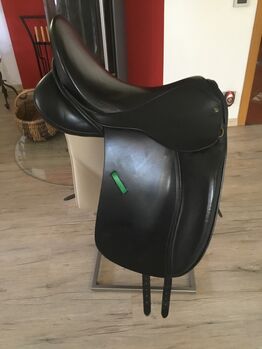 Hochwertiger Dressursattel / Englisch, Windsor engl. Hersteller / ähnlich dem Euroriding Dressur mittlere Kammerweite, Carmen Strehle Schuler, Dressage Saddle, Königsbrunn