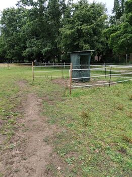 Heuraufe mit Dach und Windschutz, Marion , Horse Shelters & Tents, Dorsten