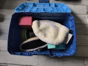 Pferde Putzkiste/Putzbox von Kerbl inkl. Zubehör, Nicole Pichel, Grooming Brushes & Equipment, Bernsdorf