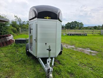 Pferdeanhänger Humbauer Xanthos wenig gegenutzt, Humbauer Xanthos, Schurek, Horse Trailers, Wanderup 