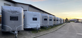 Pferdetransporter Pferdeanhänger Trailer Viehtransporter Viehanhänger Tiertransporter Tieranhänger