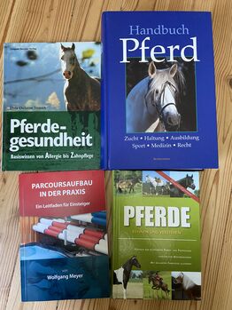Pferde Wissensbücher, Julia, Books, Villach