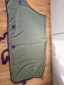 Horseware Ireland Amigo Fleece Cooler - Acerbo Green/ Purple - 155 cm, Horseware Ireland Amigo Fleece Cooler, Marie, Pferdedecken, Spielberg