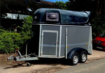 Humbaur Anhänger 2007/ max Last 2400kg, 100-er Zulassung Alu/Poly, Humbaur Madero, Agnes Brase, Horse Trailers, München