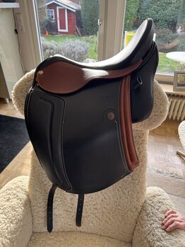 Iberosattel Córdoba Comfort Premium Line Dressur – 18 Zoll – 44 cm Auflage – 1.700 € VB, Iberosattel  Iberosattel Córdoba Comfort Premium Line Dressur – 18 Zoll – , Petra Köring-Fokken , Dressursattel, Dortmund 