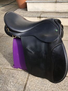 Ideal 17” H and C saddle - Black Wide, Ideal H and C, Sara Pike, All Purpose Saddle, Milton Combe