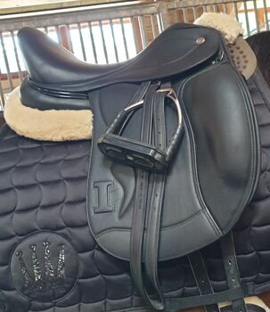 Ikonic Dressursattel Neuwertig, Ikonic  Evolution , Privat , Dressage Saddle, Göttingen 