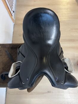 Ikonic Dressursattel Light 17,5 Ikonic