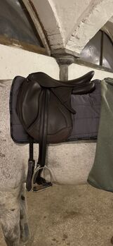 Ikonic Dressursattel Light Monoblatt 17,5 Braun, Ikonic, Tina , Dressursattel, München