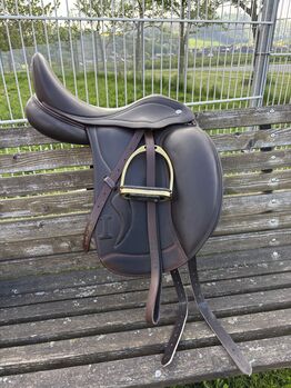 Ikonic Dressursattel DEV04 mit erhöhtem Kissen, Ikonic DEV04, Sabrina , Dressage Saddle, Sundern 