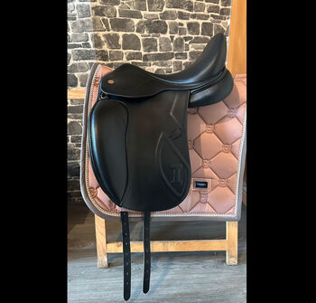 Ikonic Elite Dressursattel, 17,5 - Neuwertig, Ikonic Elite Dressursattel, Lisa , Dressage Saddle, Kirchheimbolanden