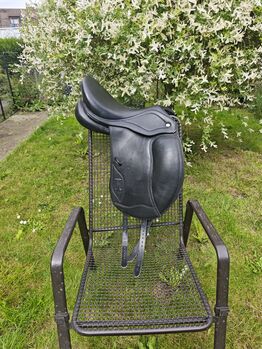 IKONIC Evolution 17,5 Zoll Dressursattel DEV03 Klettpausche, IKONIC Evolution DEV03 , Nadine Semrau, Dressage Saddle, Kreuzlingen