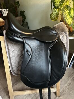 Ikonic light Dressursattel, Ikonic  Light hybrid , Vivien Voigtmann, Dressage Saddle, Leipzig 