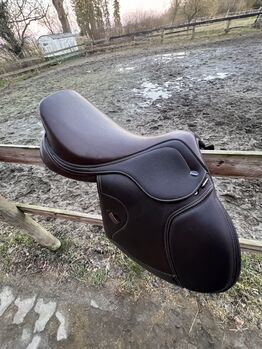 Ikonic Light Springsattel braun 17,5“ Ikonic Light