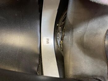 Ikonic Light VS Sattel 18" Lackdetails Ikonic Light