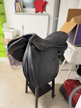 Ikonic Sattel Classic Line Vielseitigkeitssattel 18Zoll Ikonic Classic Line