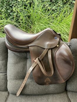 IZGS jumping saddle / springzadel Euroriding Emilio by Prestige, 17 inch, kleur bruin Euroriding (by Prestige) Emilio