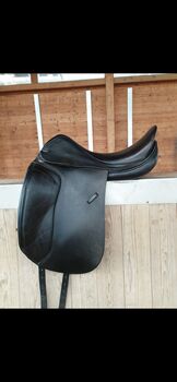 Jaguar XKC Dressursattel 18", Jaguar XKC, Y. Diekmeier , Dressage Saddle, Minden