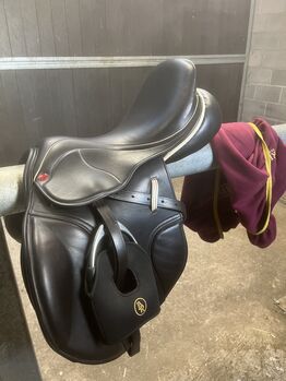 JEFFRIES jump 17,5”, Jeffries , Cato Marneffe, Jumping Saddle, Diepenbeek