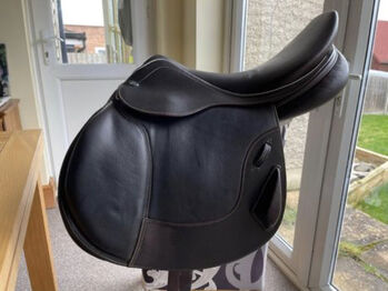 John Whitaker Rome event saddle, John whitaker Rome event, Lisa wood , Springsattel, Rainham kent