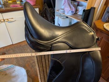 Jorge Canaves Celebration Dressursattel, 17,5 Zoll Jorge Canaves  Celebration Dressage 