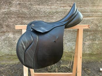 Springsattel 17,5Zoll, Pfiff, Ophelie Bley, Jumping Saddle, Stendal