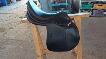 Springsattel Euroriding Emilio 17/33, Euroriding by Prestige  Emilio , Julia , Jumping Saddle, Gleichen