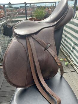 Springsattel/ Vielseitigkeitssattel gebraucht dunkelbraun, 17 Zoll Loesdau